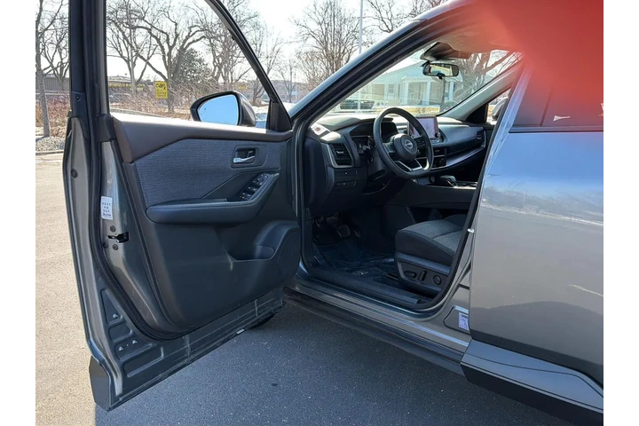 $20000 : 2023 Rogue SV image 2