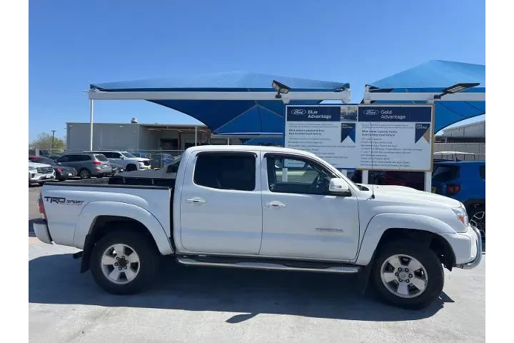 $21598 : Toyota Tacoma 2015 4x2 PreRu image 1