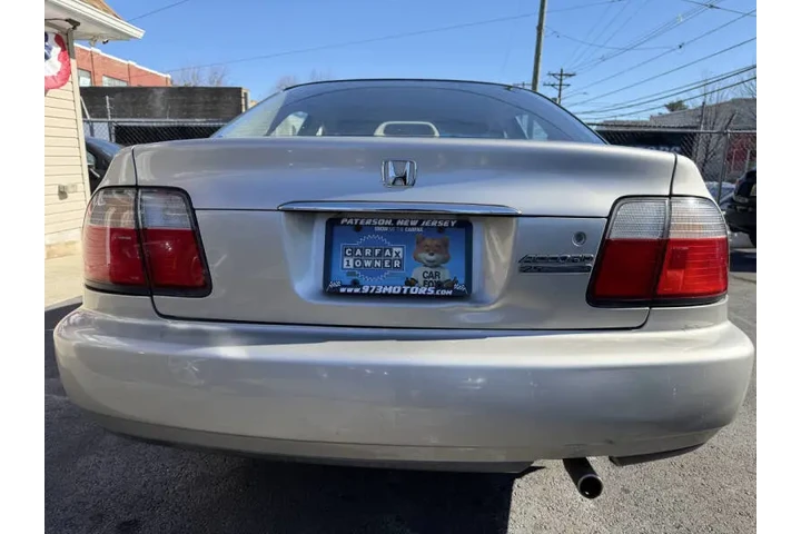 $3699 : 1996 Accord 25th Anniversary image 10