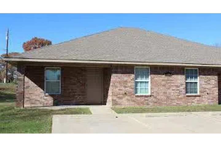 $1250 : Rental property with 3 bedro image 1