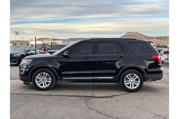 $15676 : Ford Explorer 2017 XLT 4dr S image 2