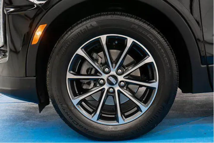 $36420 : Cadillac XT4 2024 Premium Lu image 2