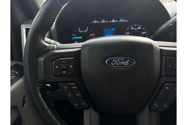 2019 F-250 SD STX image 8