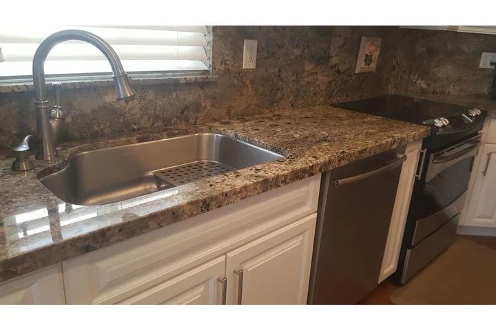 $1850 : Southern exposure with 3 bed 2 image 1