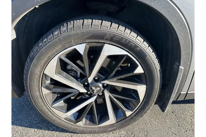 $23180 : Mitsubishi Outlander 2023 AW image 9