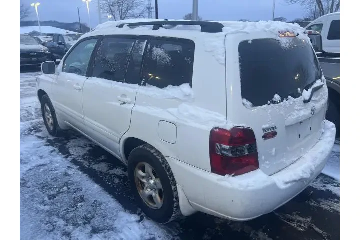 $6000 : Toyota Highlander 2005 Fwd 4 image 8