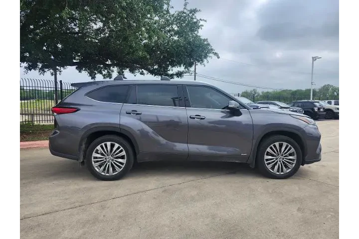 $39773 : Toyota Highlander Hybrid 202 image 2