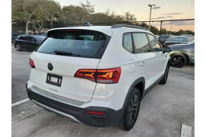 $17788 : Volkswagen Taos 2023 S 4dr S image 9