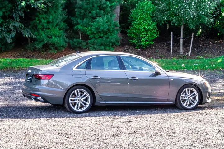 $23895 : Audi A4 2023 AWD quattro S l image 9