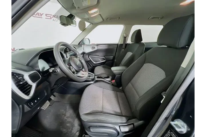 $19975 : Kia Soul 2023 LX 4dr Crossov image 10