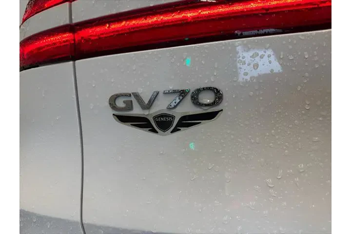 $39766 : Genesis GV70 2024 AWD 2.5T S image 9