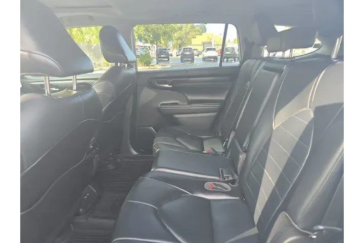 $34995 : Toyota Highlander 2021 AWD X image 8