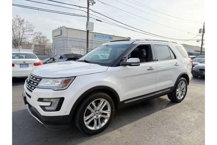 $8399 : 2017 Explorer Limited image 6