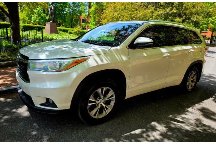 $13995 : 2015 Highlander XLE image 3