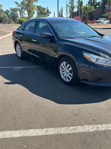 $7995 : 2017 Altima 2.5 S image 3