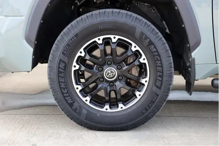 $39398 : Toyota Tundra 2022 4x4 SR5 4 image 10