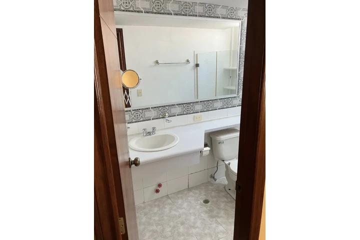 $400 : Arriendo casa Molineros image 9