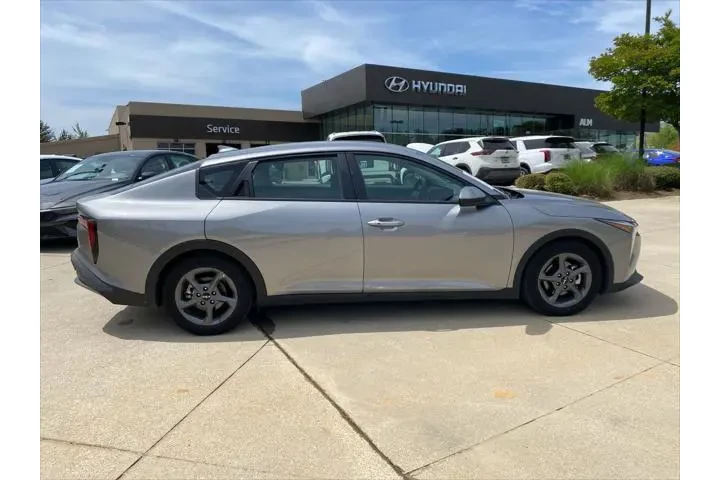 $18920 : Kia K4 2025 LXS 4dr Sedan image 7