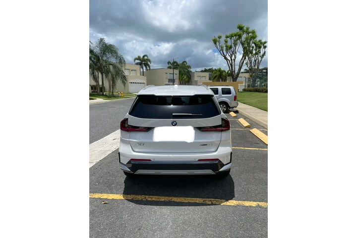 $54000 : 2025 BMW con Premium Package! image 10