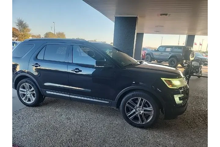 $13468 : Ford Explorer 2016 XLT 4dr S image 1
