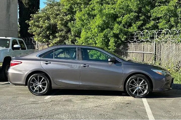 $14598 : Toyota Camry 2015 SE 4dr Sed image 7