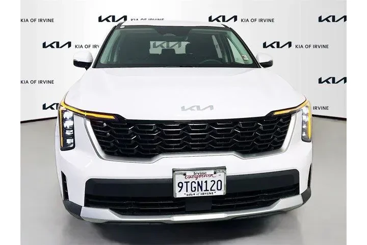 $27843 : Kia Sorento 2025 LX 4dr SUV image 2