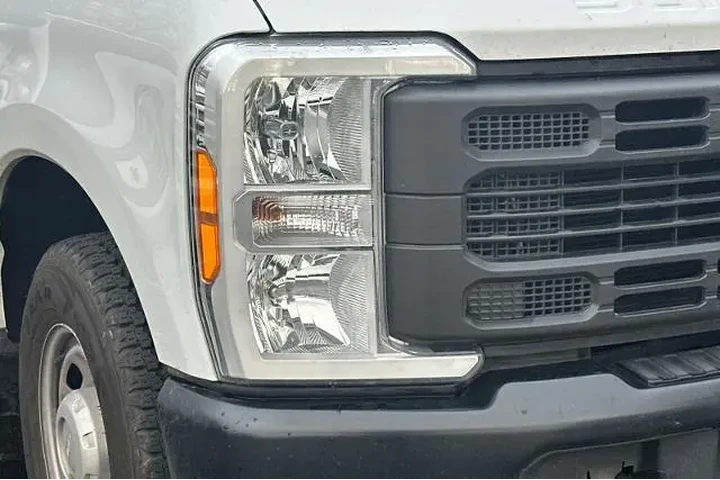 $39995 : Ford F-350 Super Duty 2023 4 image 9