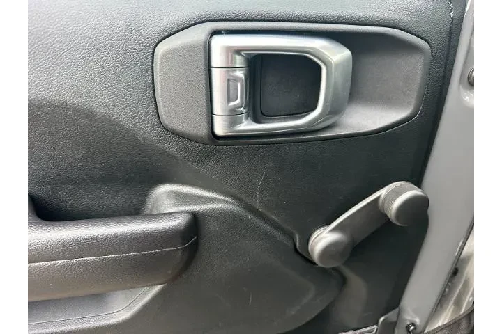 $27905 : Jeep Wrangler Unlimited 2021 image 10