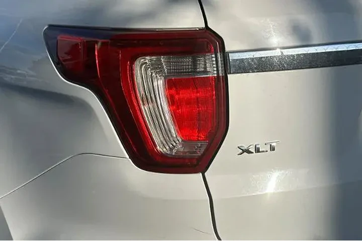 $16995 : Ford Explorer 2018 AWD XLT 4 image 10