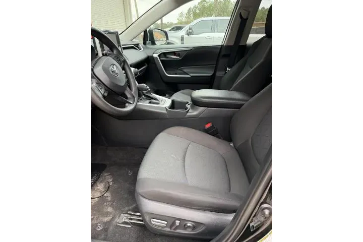 $27280 : Toyota RAV4 2024 XLE 4dr SUV image 9