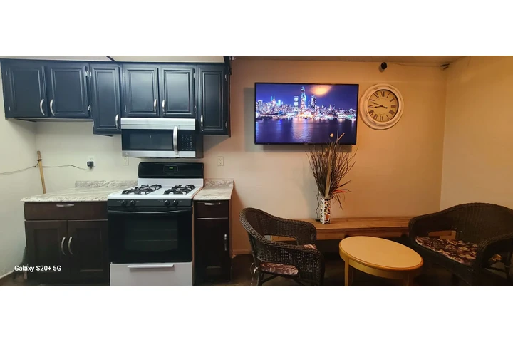 $1200 : Cuarto en renta Baldwin Park image 6