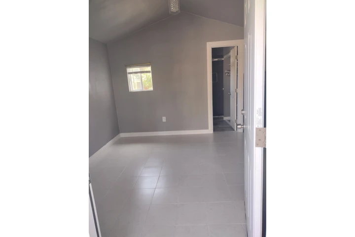 $1500 : Estudio image 5