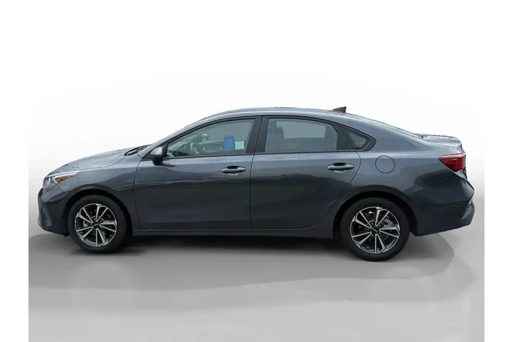 $16773 : Kia Forte 2024 LXS 4dr Sedan image 2