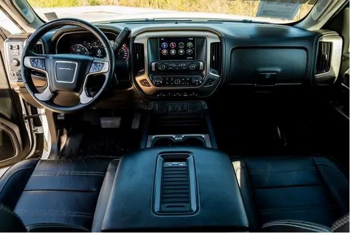 $38159 : GMC Sierra 2500HD 2016 4x4 D image 8