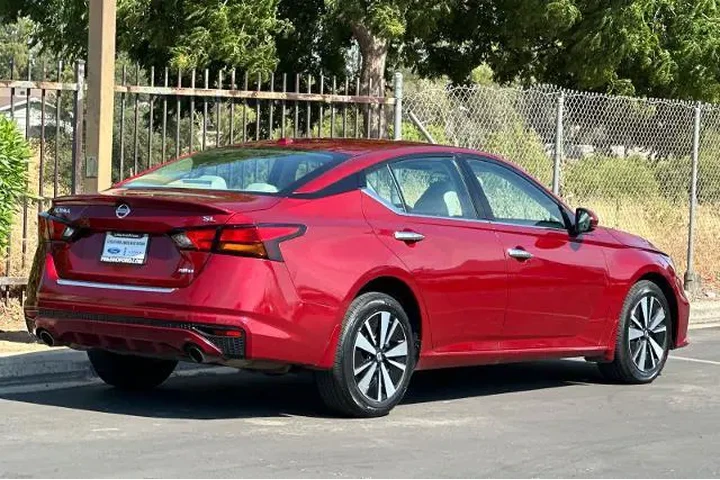 $16939 : Nissan Altima 2022 AWD 2.5 S image 2