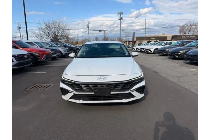 $18490 : Hyundai ELANTRA 2024 SEL 4dr image 9