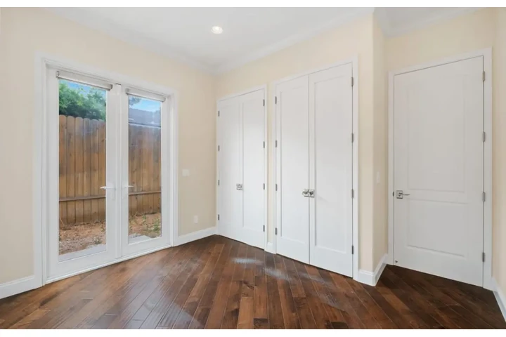 $2550 : 3Bed Home in Huntington Park image 6