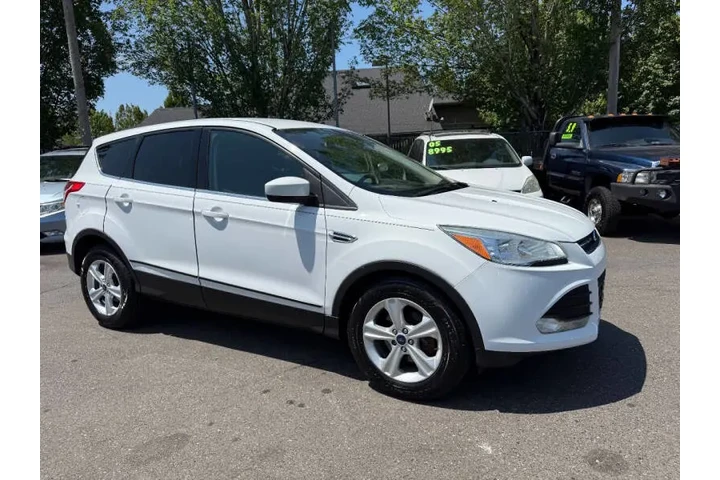 2014 Escape SE image 1