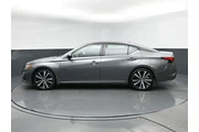 $11818 : Nissan Altima 2020 2.5 SR 4d thumbnail