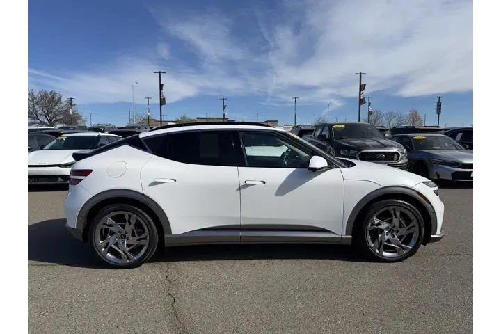 $33992 : Genesis GV60 2023 AWD Perfor image 6