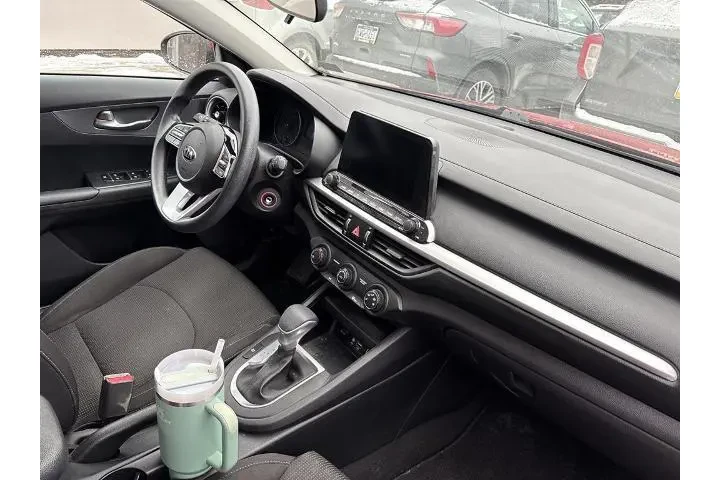 $12900 : Kia Forte 2020 LXS 4dr Sedan image 7