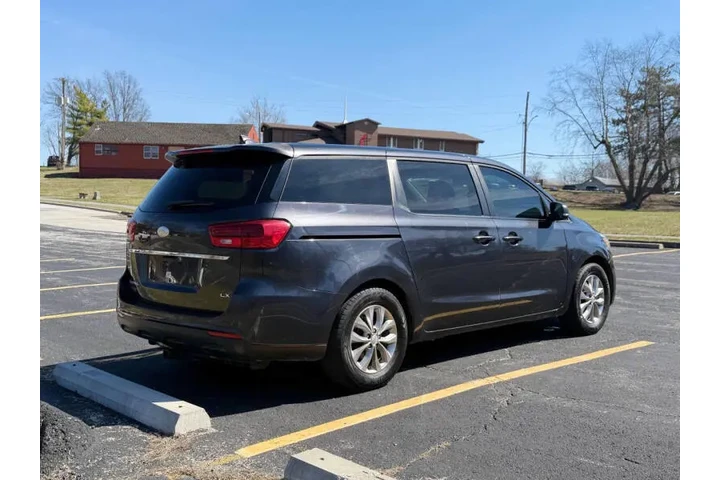 $6999 : 2019 Sedona LX image 4