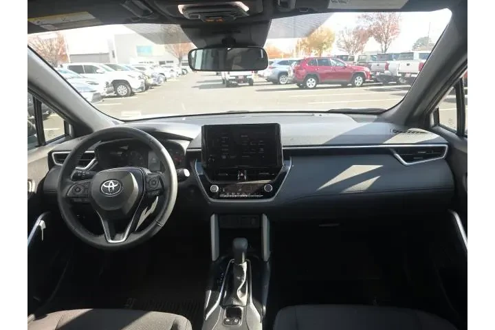 $29993 : Toyota Corolla Cross Hybrid image 9