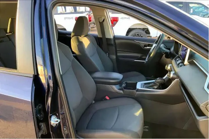 $29884 : Toyota RAV4 2025 XLE 4dr SUV image 7