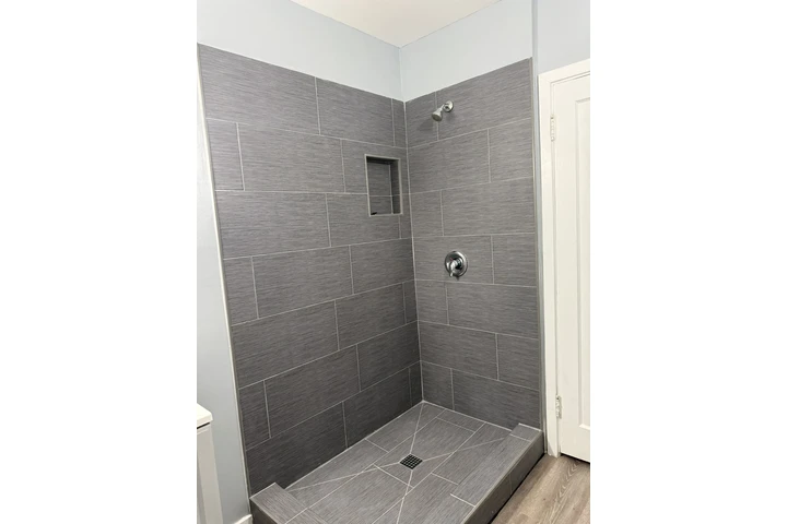 $2295 : Casa Recientemente Remodelada image 9