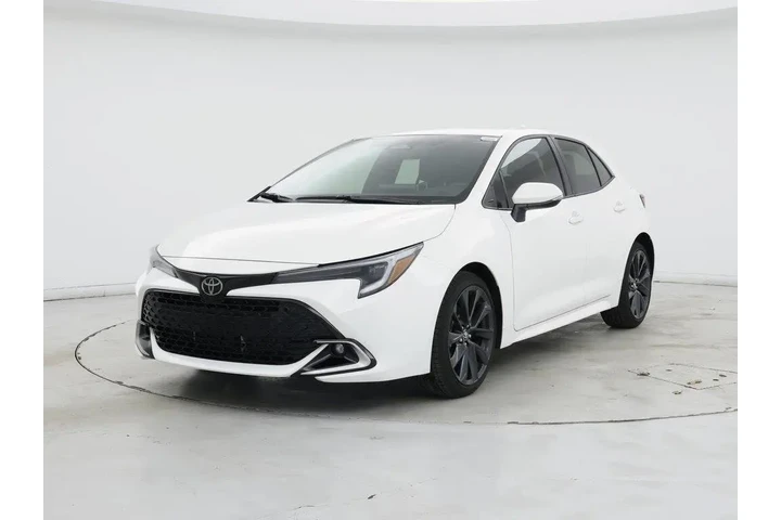 $27998 : Toyota Corolla Hatchback 202 image 4