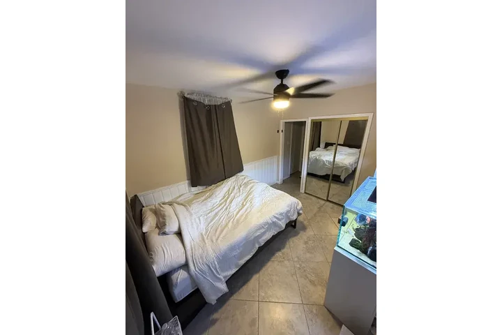 $1700 : Downey Renta 🏡 image 9
