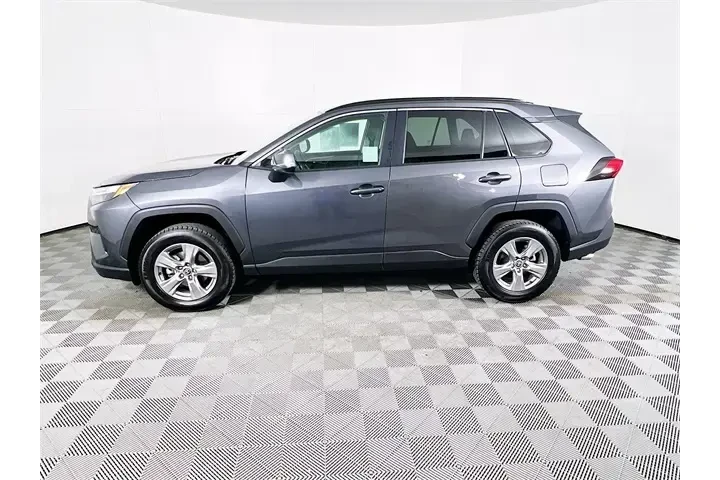 $28400 : Toyota RAV4 2024 AWD XLE 4dr image 4