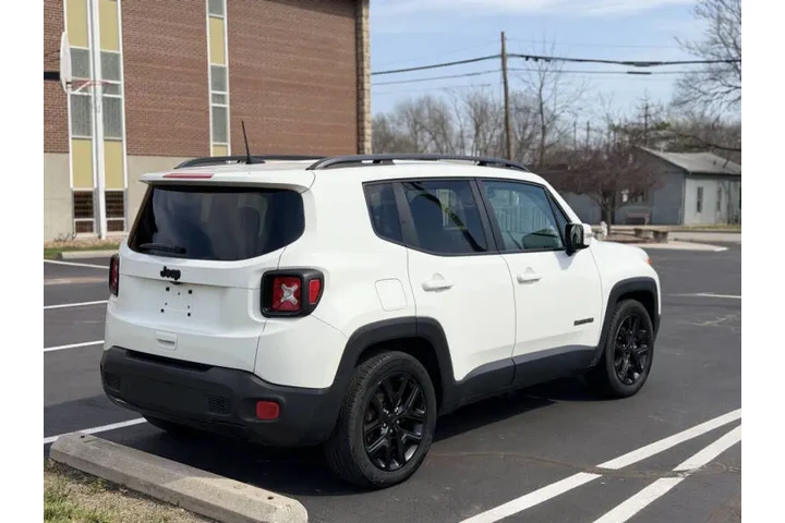 $8999 : 2018 Renegade Latitude image 6