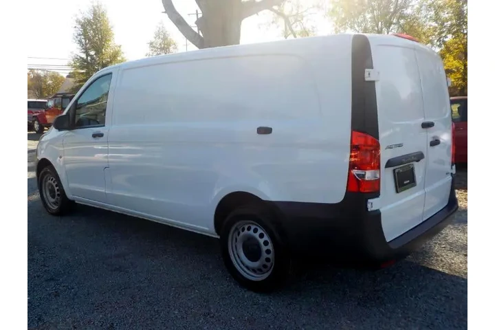 $14491 : 2020 Metris 135 WB Cargo image 3